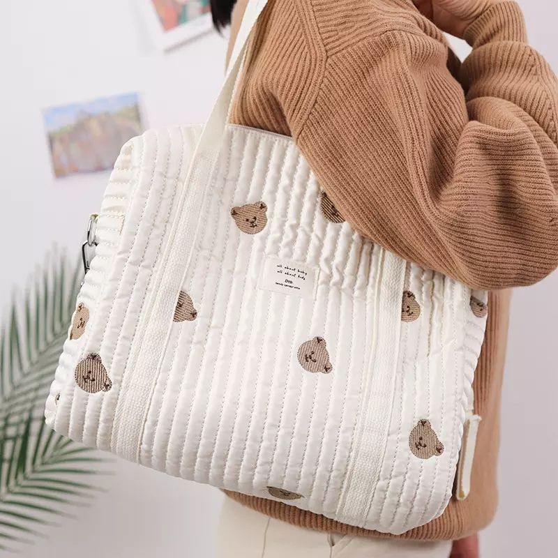 GoBabyMart Bear women wearing M bag